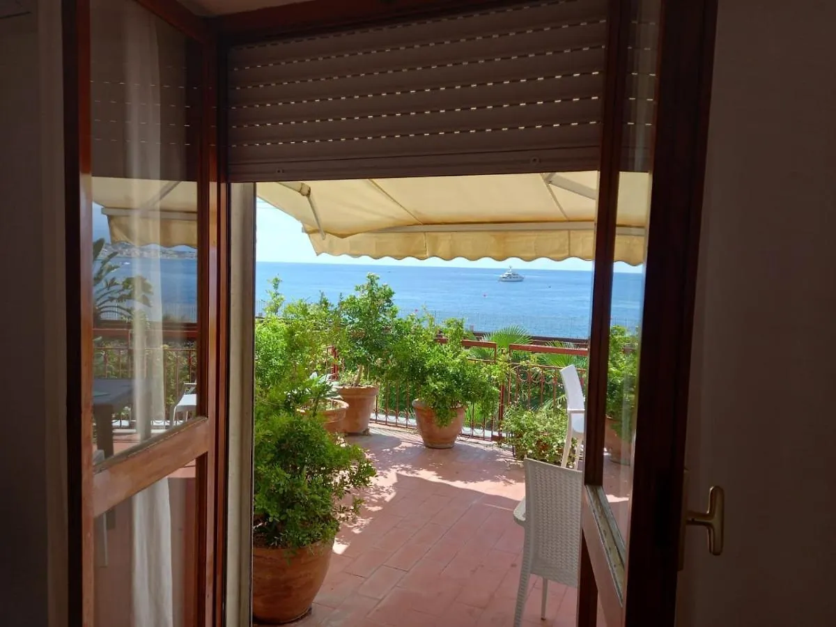 White Lotus Apartment Taormina Italy
